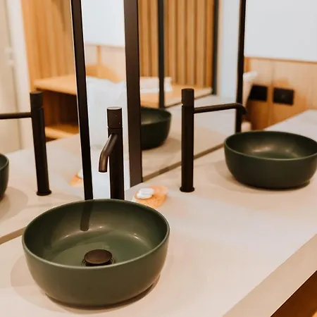 Abonora Drymades 酒店 Dhërmi