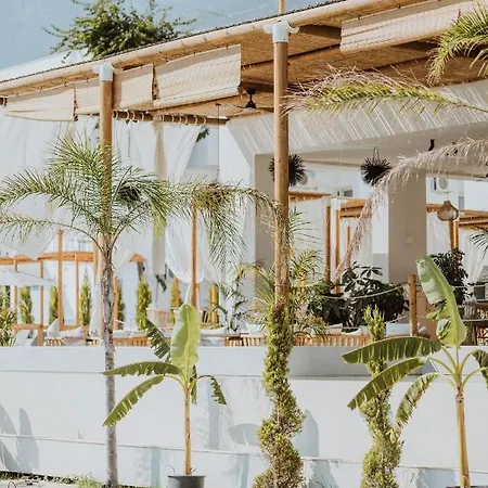 Abonora Drymades מלון 4*